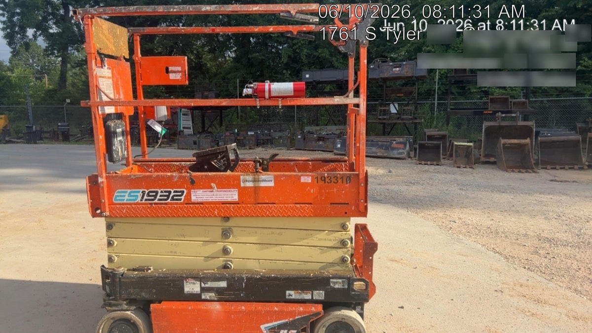 2021 JLG ES1932