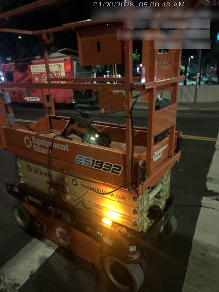 2022 JLG ES1932