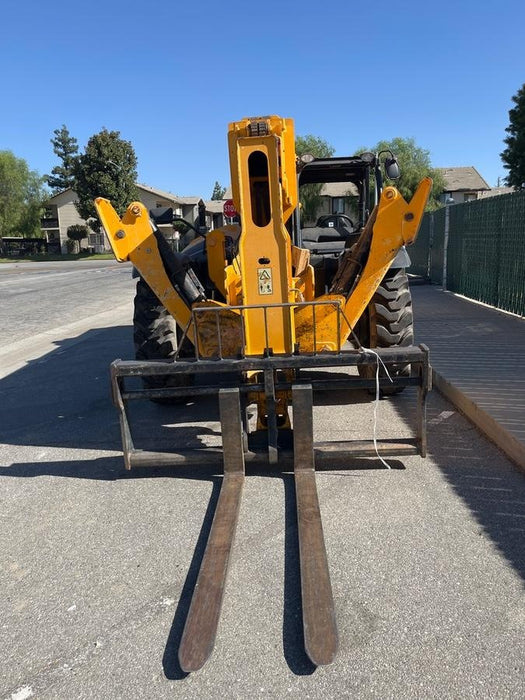 2019 JCB 510-56 74 HP w/Open ROPS, Beacon, Aux Hydraulics, Worklights, Solid Tires w/60" Carriage/Forks