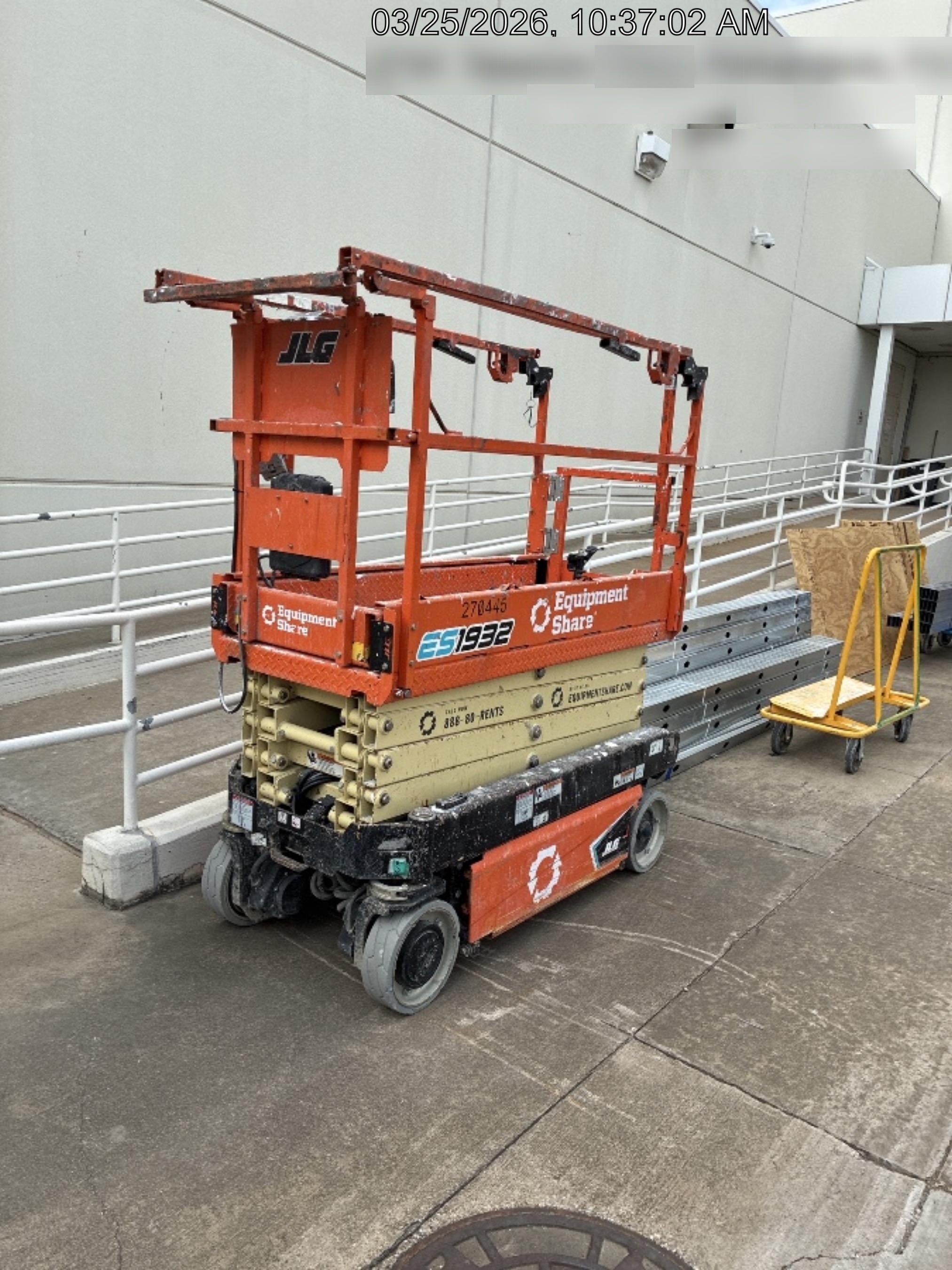 2022 JLG ES1932