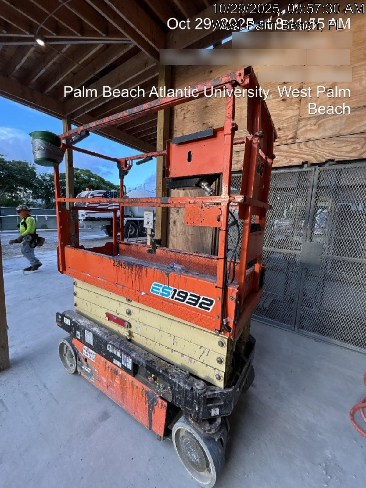2022 JLG ES1932