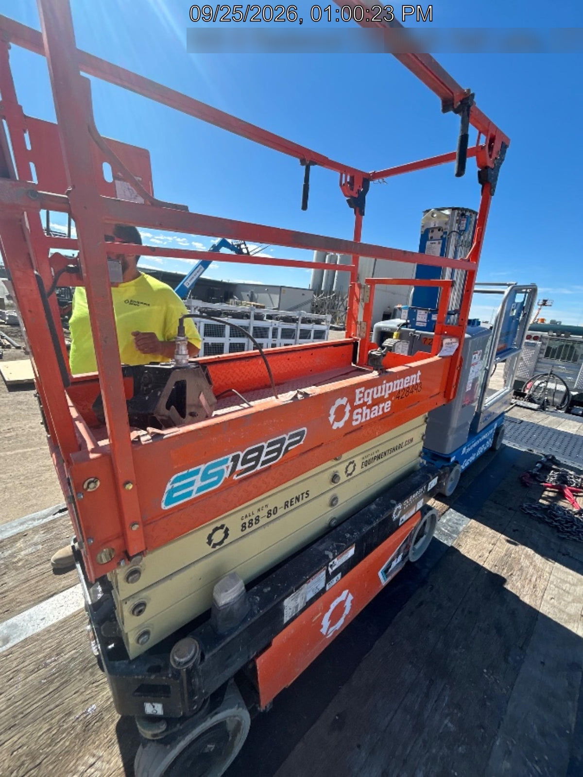 2024 JLG ES1932