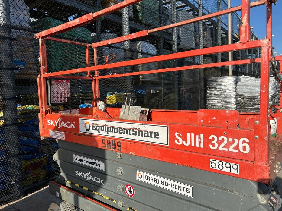 2017 Skyjack SJIII-3226 Skyjack SJ3226, Trojan Battery Set, Extended Warranty 5yr/5k hr