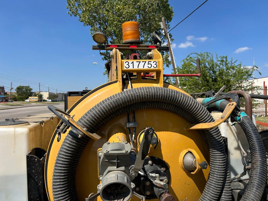 2023 Vac-Tron LP573XDT T4 Koehler Diesel Engine, 500 Gallon Debris Tank, x2 100 Gallon Water Tanks