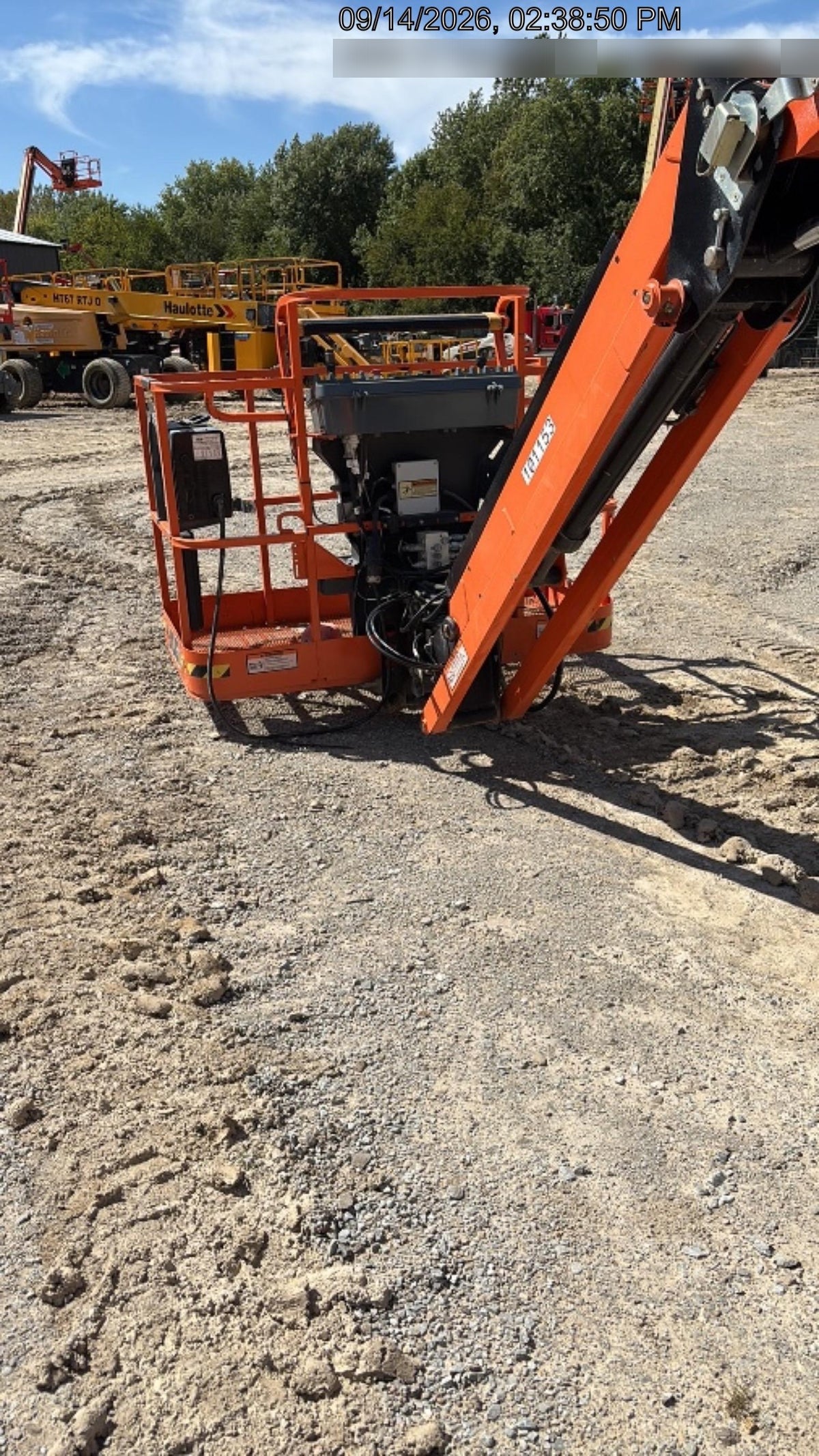 2020 JLG 660SJ