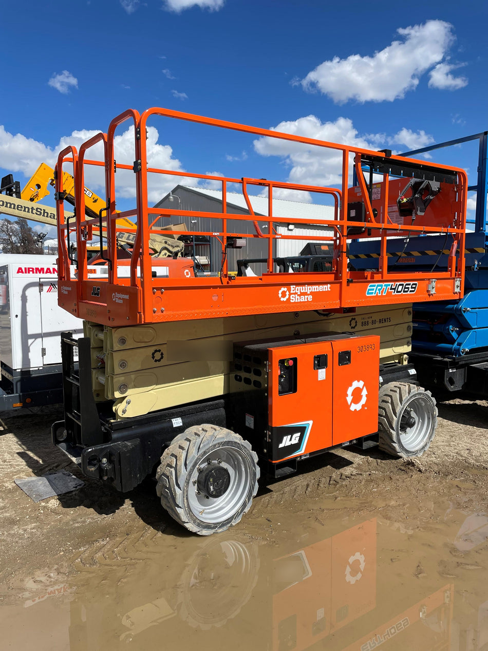 2023 JLG ERT4069