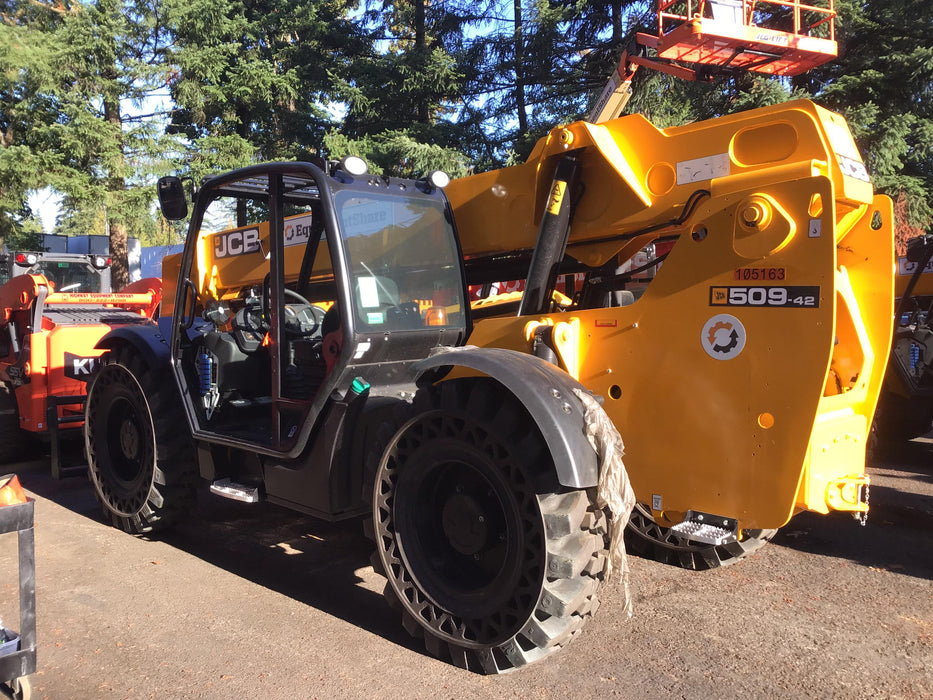 2020 JCB 509-42 Canopy, Solid Tires, Work Lights, Beacon, Aux Hydraulics, Back up Alarm, Lifting Eye, ES Decals