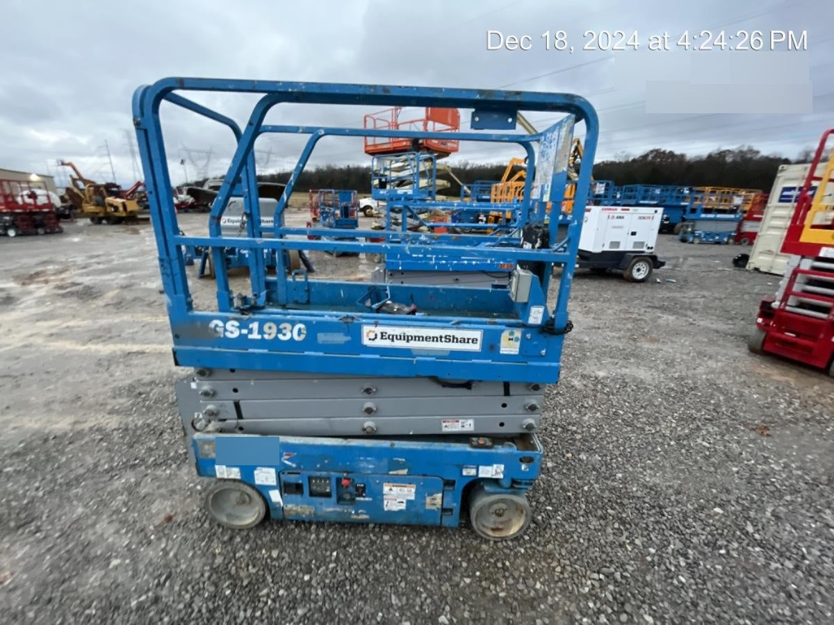 2019 Genie GS-1930 Fixed rails with chain Entry