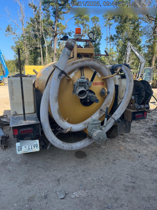 2021 VAC-TRON LP573XDT