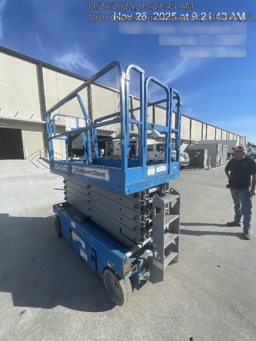 2019 Genie GS-4047 Folding rails with half height swing gate