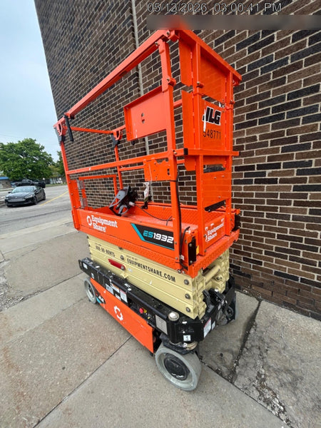 2025 JLG ES1932