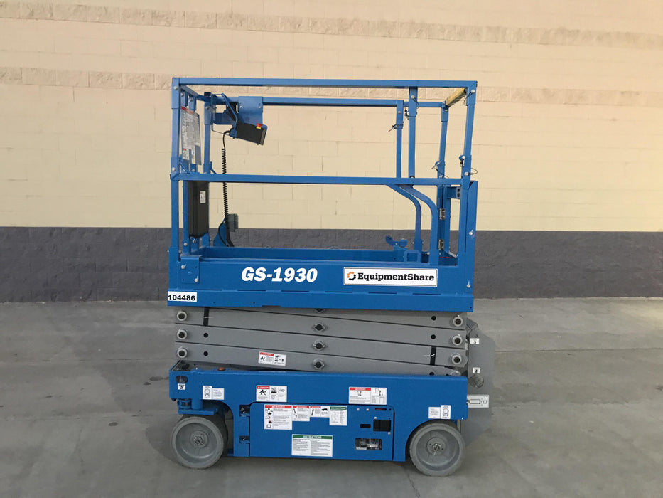 2020 Genie GS-1930 Solid Non Marking Tires, Beacon, Folding rails with half height swing gate, 800W Inverter