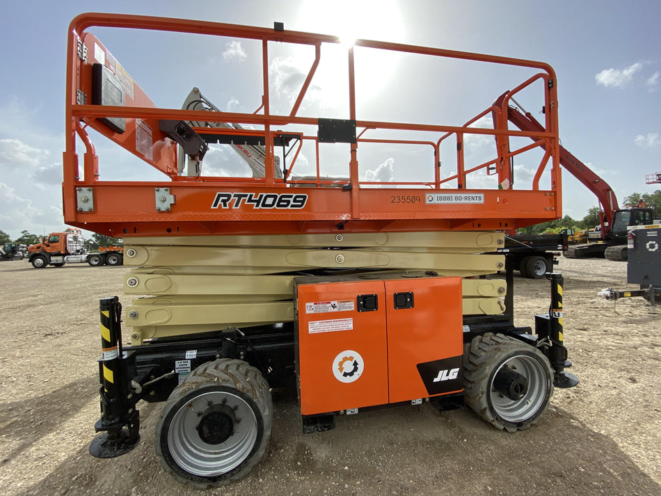 2022 JLG RT4069