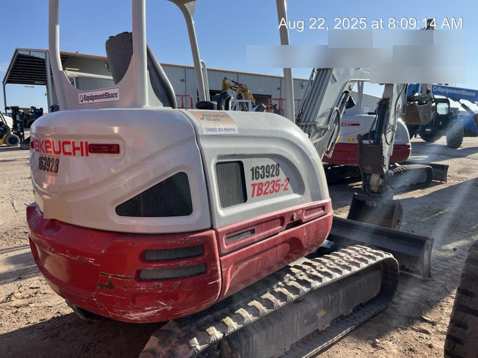 2021 TAKEUCHI TB235-2R