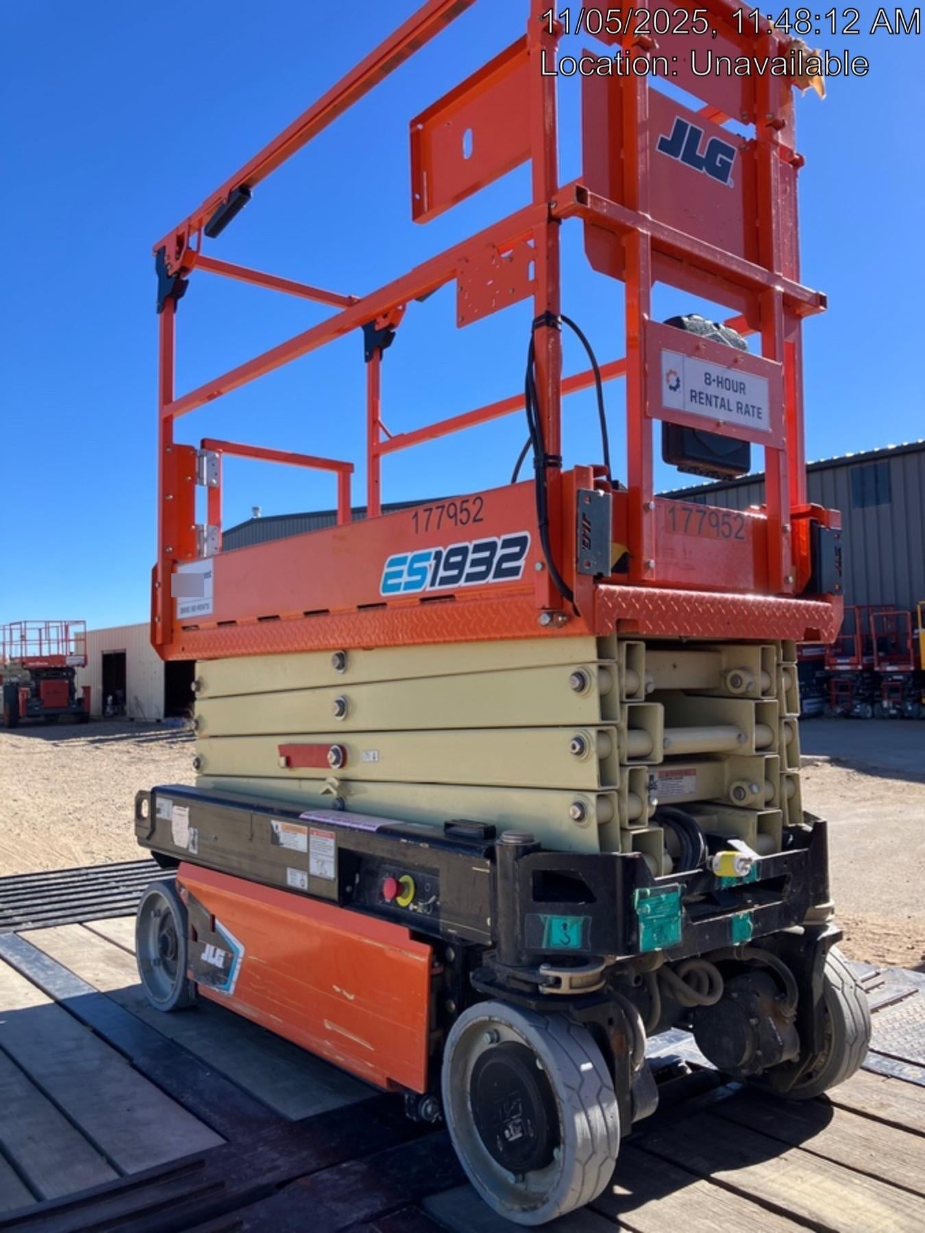 2021 JLG ES1932