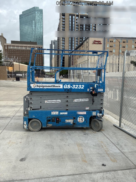2018 Genie GS-3232 Genie GS3232 Lift w/Folding Rails and Swing Gate
