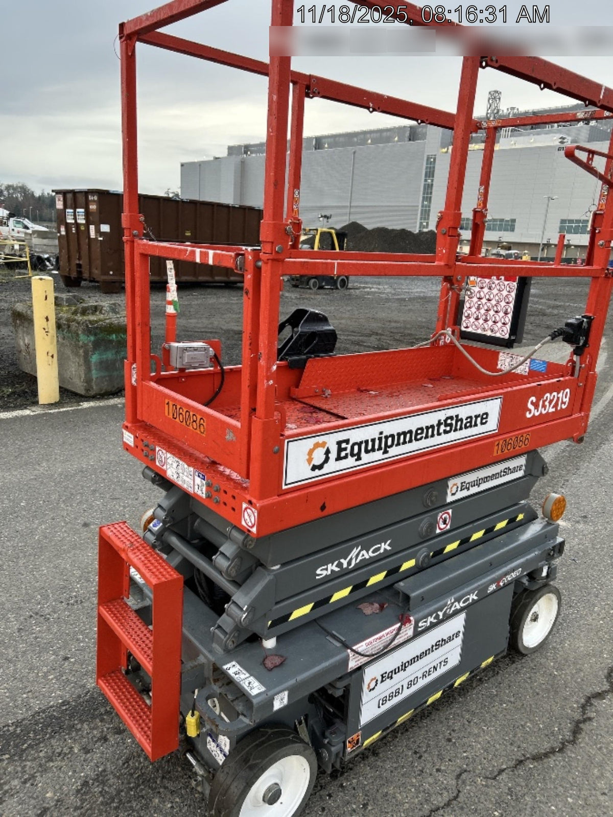 2020 Skyjack SJIII-3219 Solid NM Tires, Half height spring hinged entry gate, Dual Beacons, 800W Inverter