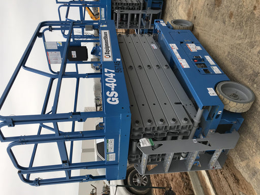 2019 Genie GS-4047 Folding rails with half height swing gate
