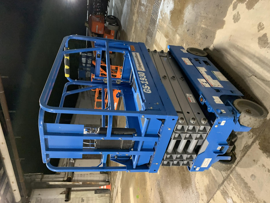 2019 Genie GS-1930 Half Height Swing Gate, 800W Inverter