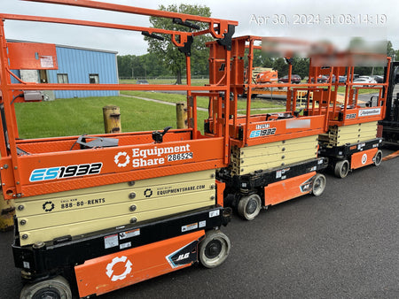 2022 JLG ES1932