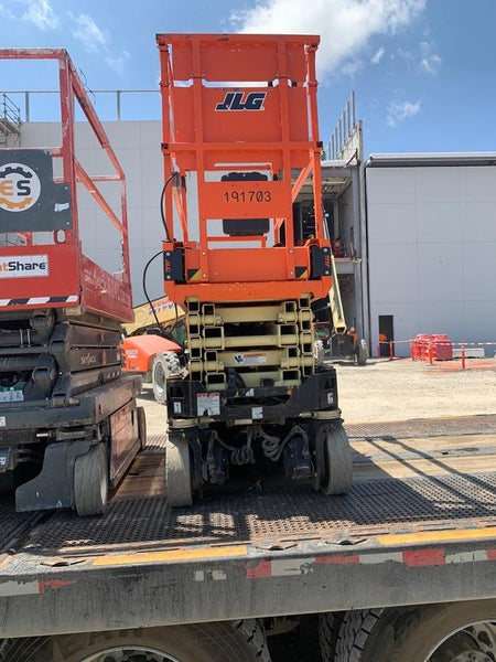 2021 JLG ES1932