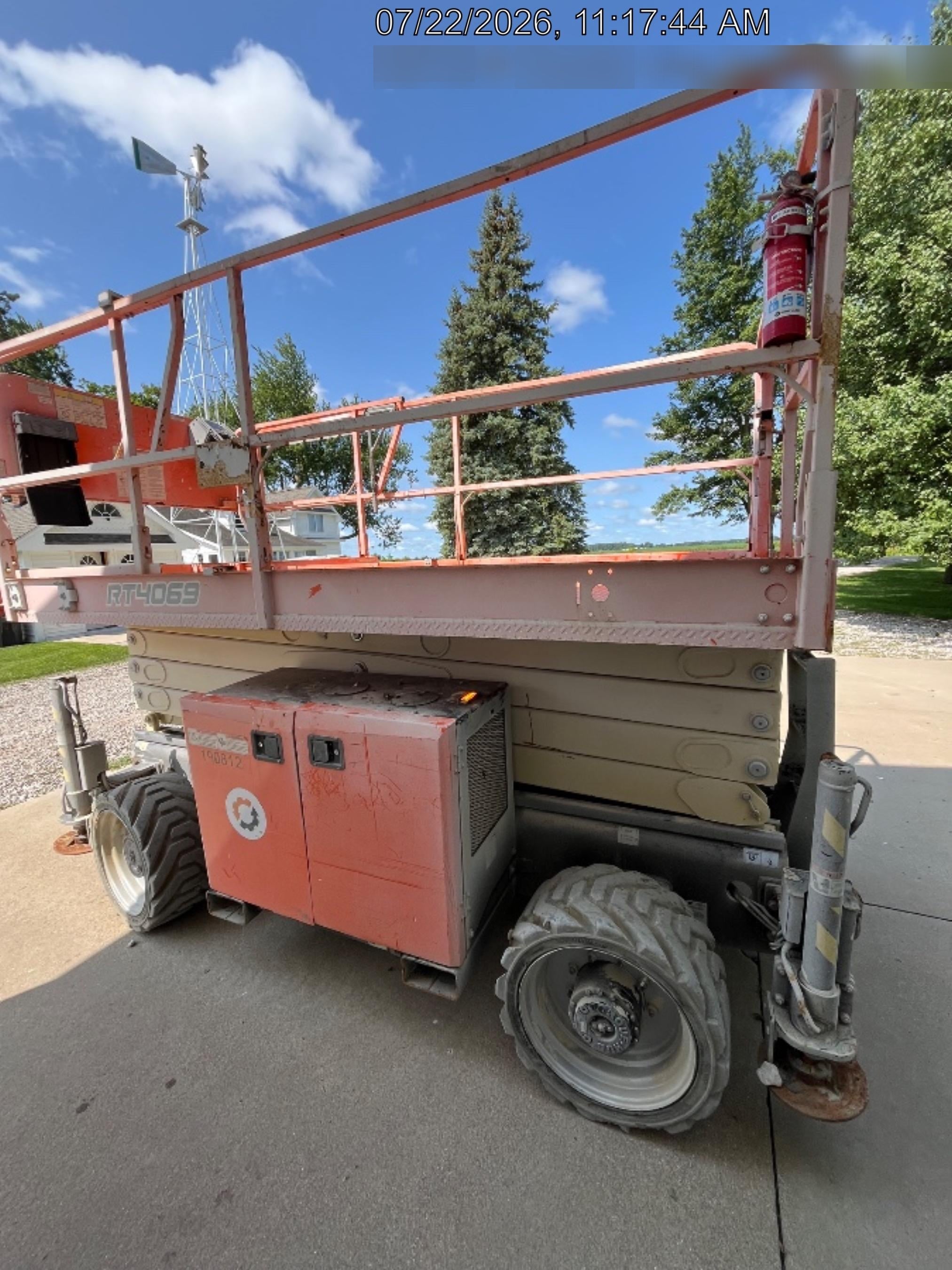 2021 JLG RT4069