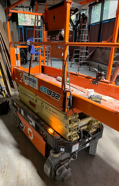 2022 JLG ES1932