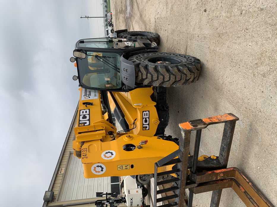 2019 JCB 509-42 JCB 509-42 Enclosed Cab, 74 HP, Solid Tires, Worklights, Beacon, Aux Hydraulics, Lifting Eye w/60" Carriage/60" Forks