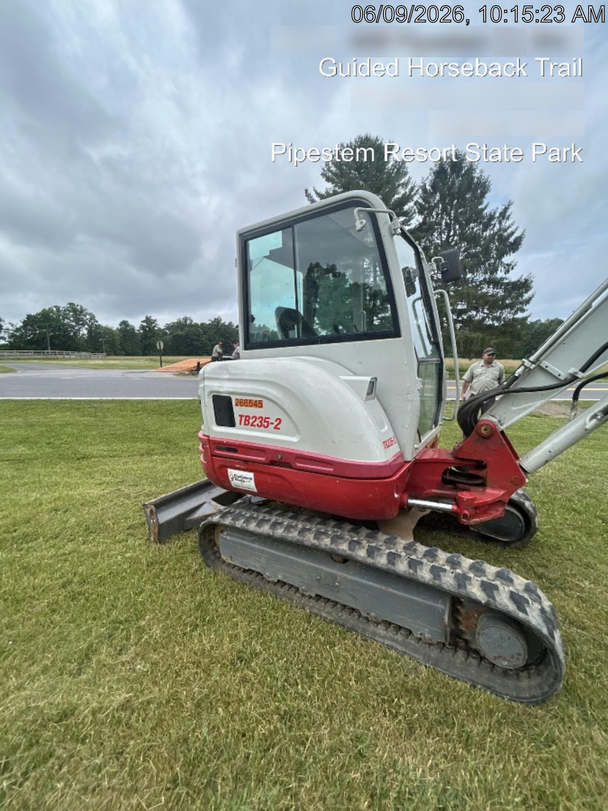 2022 TAKEUCHI TB235-2CR