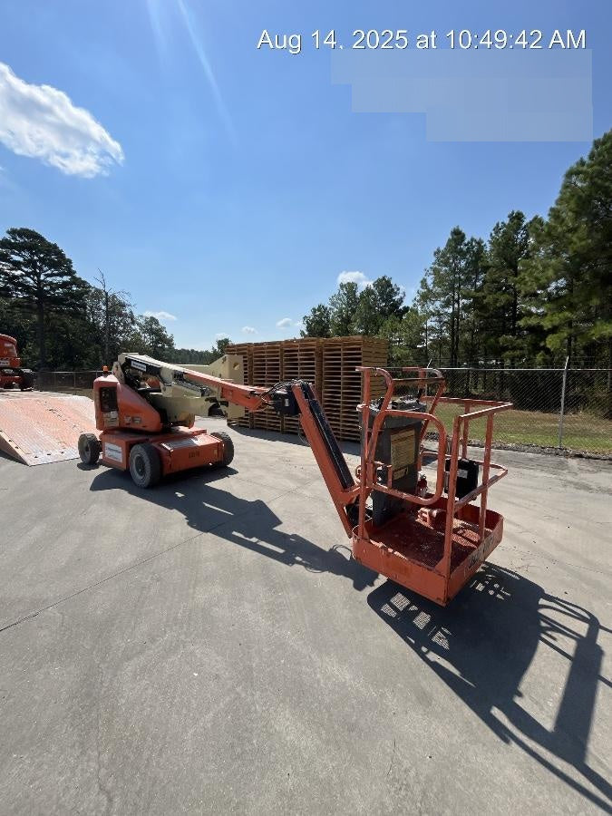 2019 JLG E400AJPN