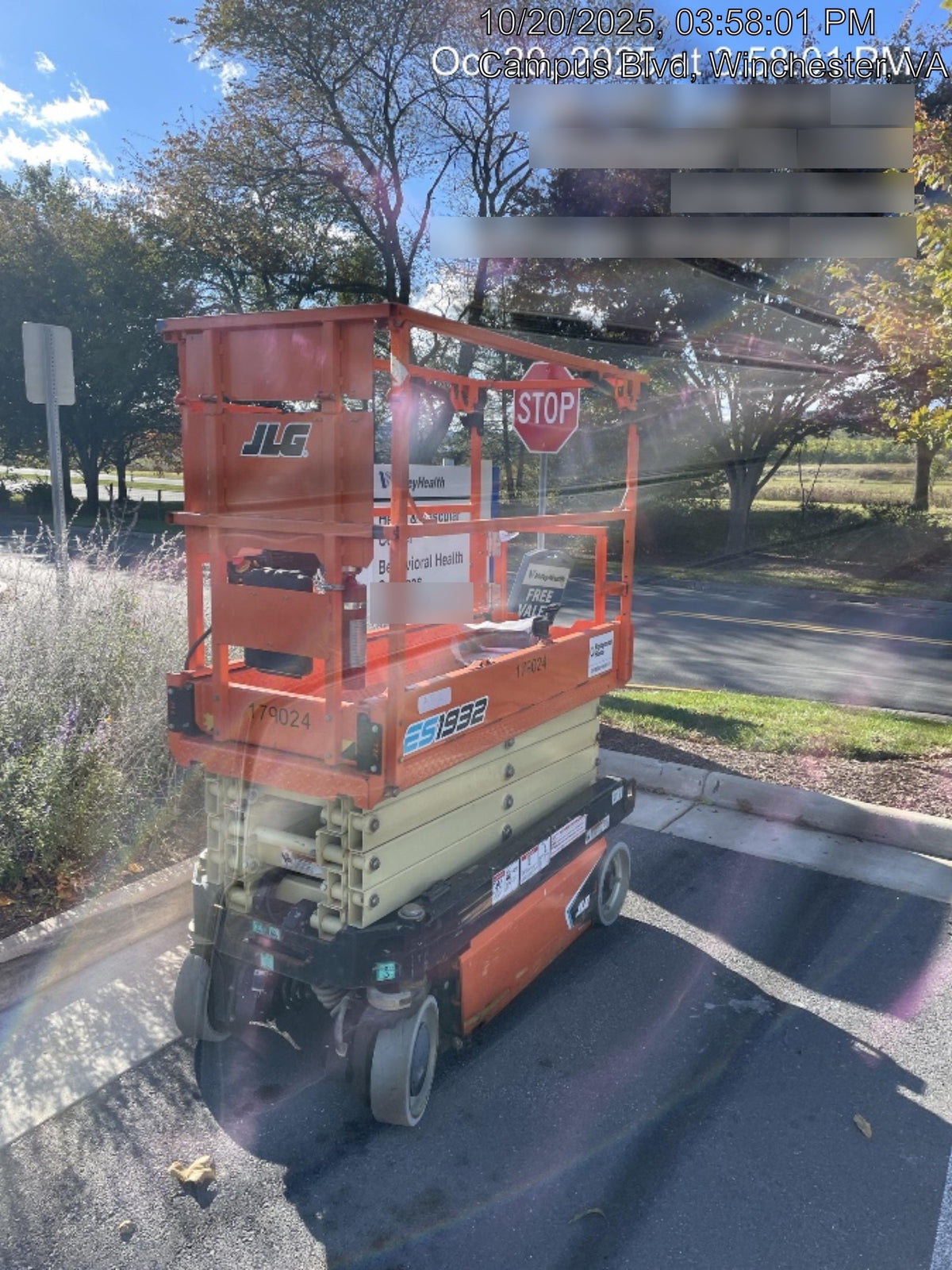 2021 JLG ES1932