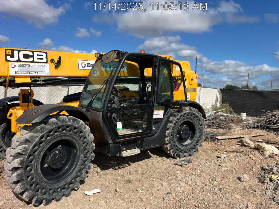 2020 JCB 509-42 Cab/Heat/Air, Solid Tires, Work Lights, Beacon, Aux Hydraulics, Back up Alarm, Lifting Eye, ES Decals