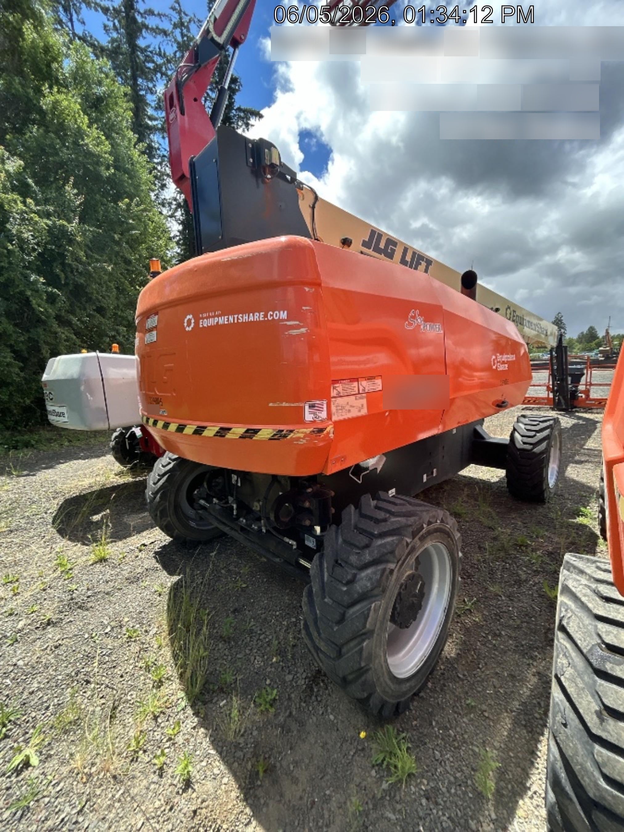 2023 JLG 860SJ