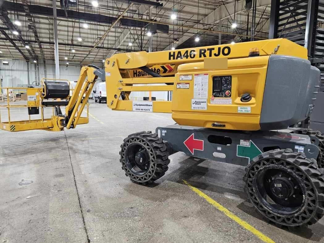2019 JLG 450AJ