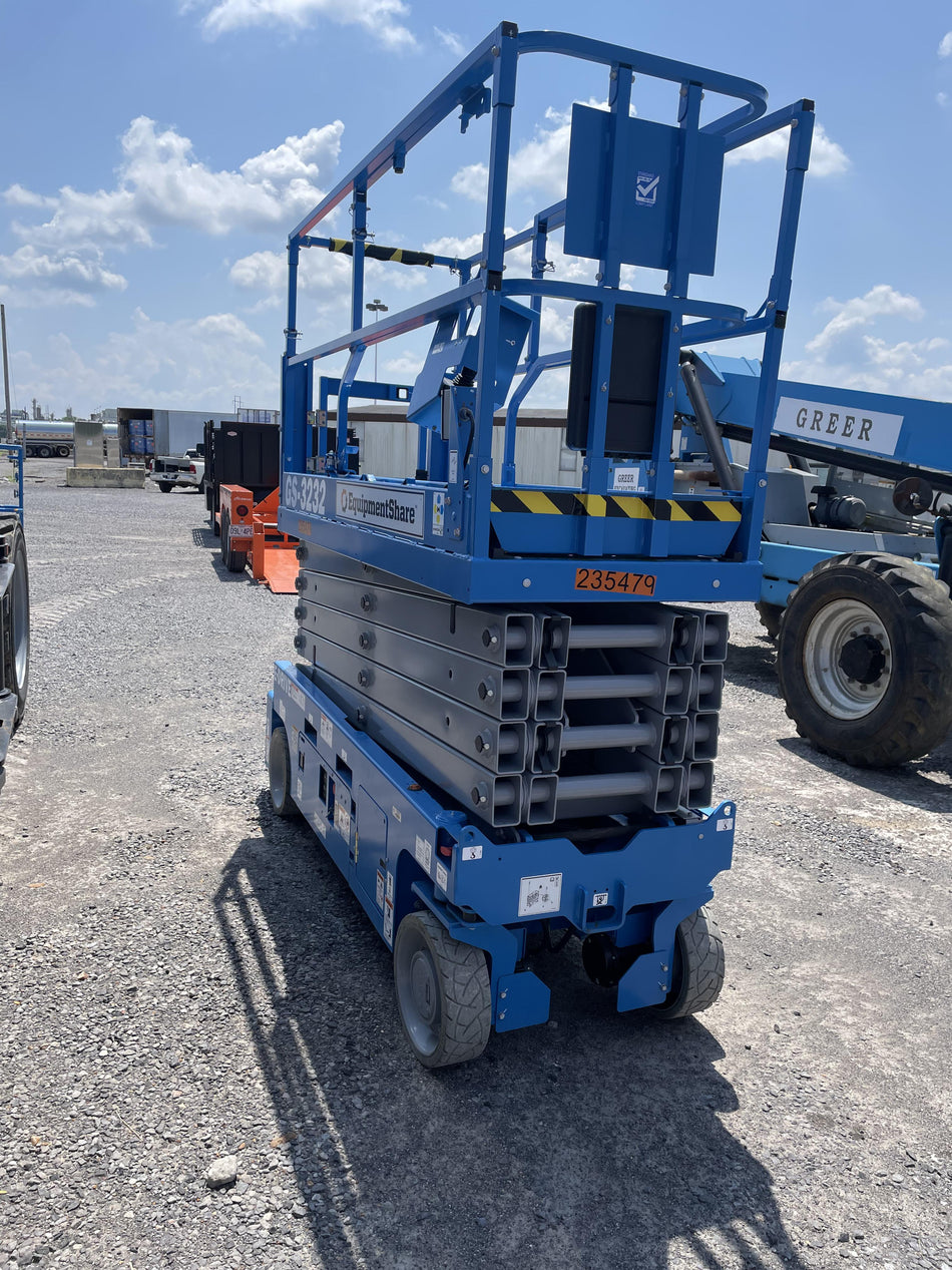 2022 GENIE GS-3232