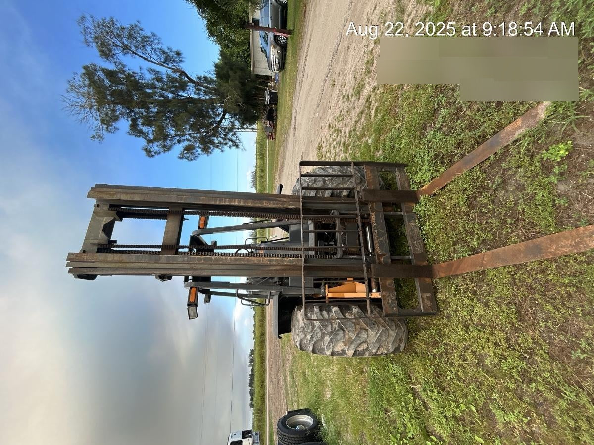 2017 CASE 586H