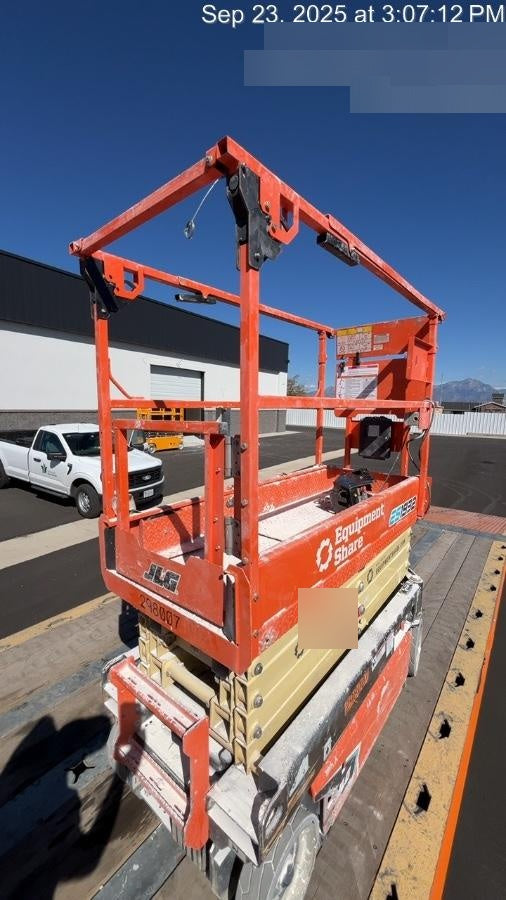 2023 JLG ES1932
