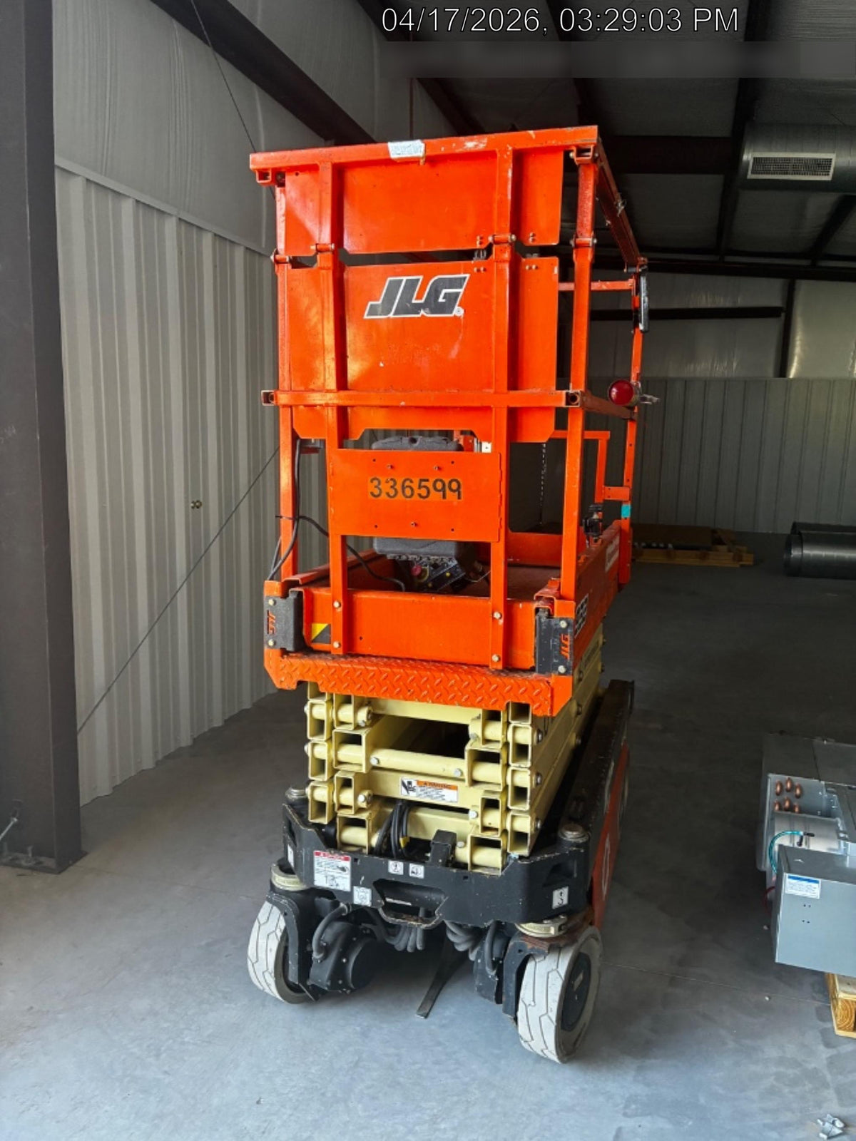2023 JLG ES1932