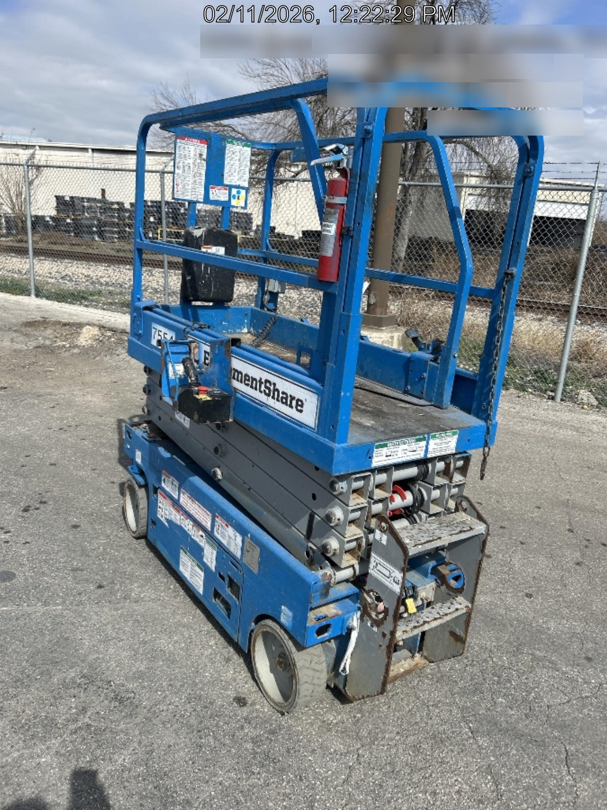 2017 Genie GS-1930 Genie GS-1930 Lift w/Fixed Rail and Chain Entry