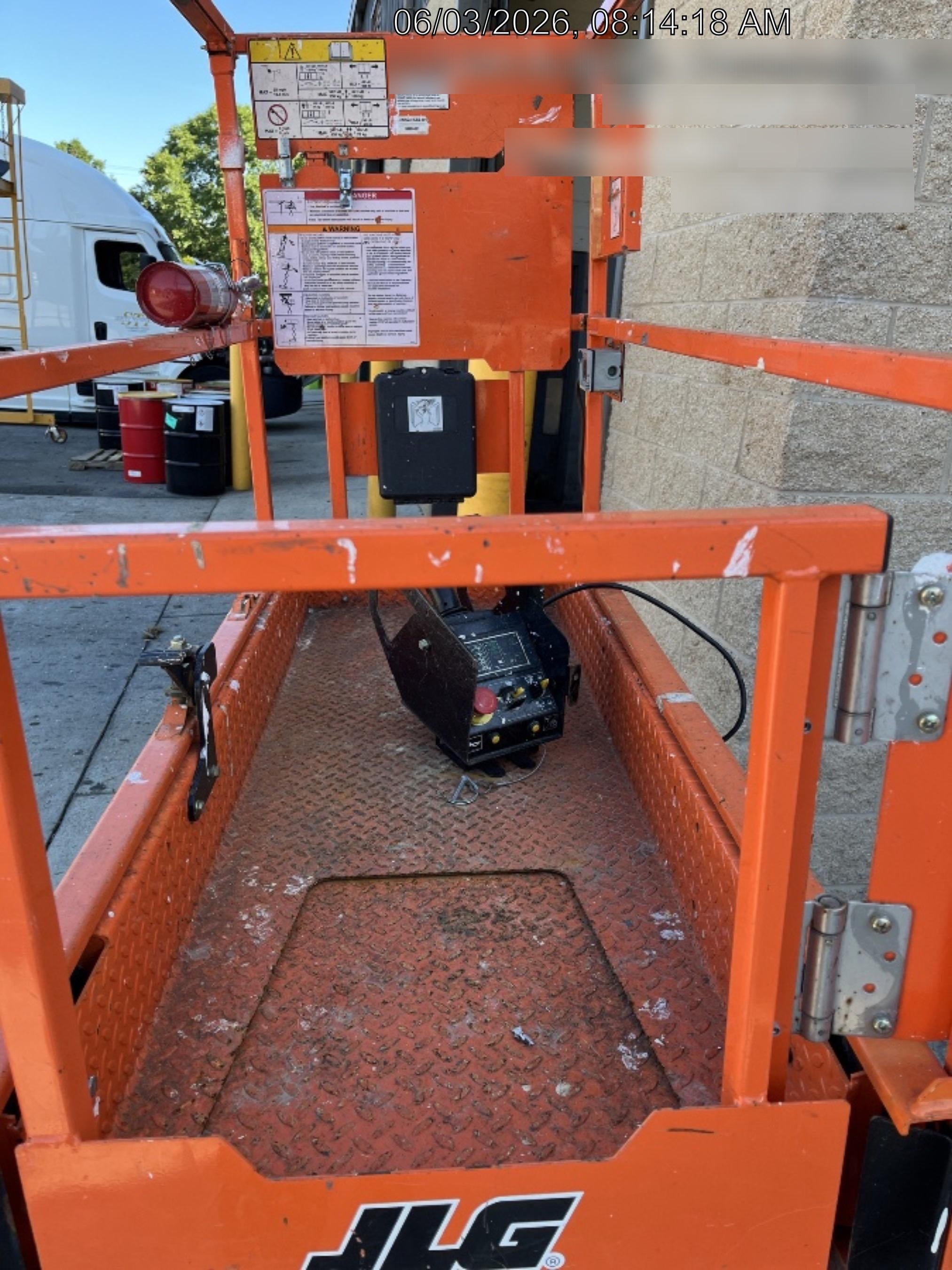 2024 JLG ES1932