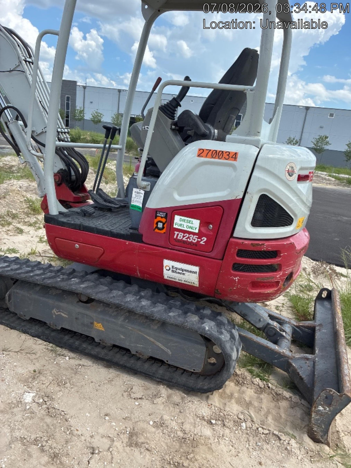 2022 TAKEUCHI TB235-2R