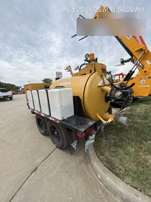 2022 Vac-Tron LP573XDT T4 Koehler Diesel Engine, 500 Gallon Debris Tank, x2 100 Gallon Water Tanks