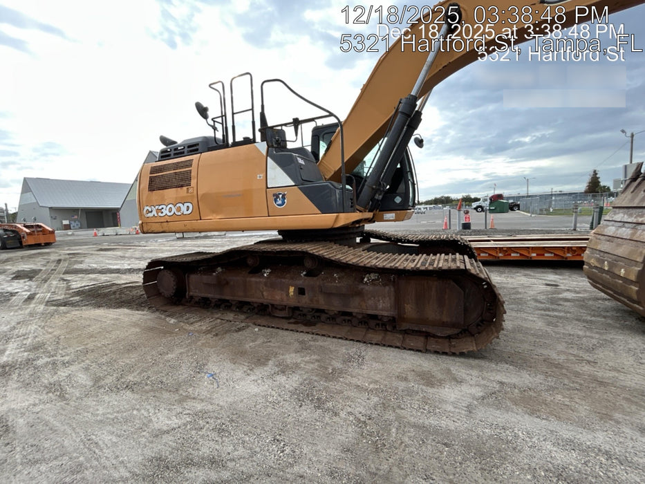 2016 Case CX300D CAB A/C, 12' ARM, STEEL TRACKS, THUMB