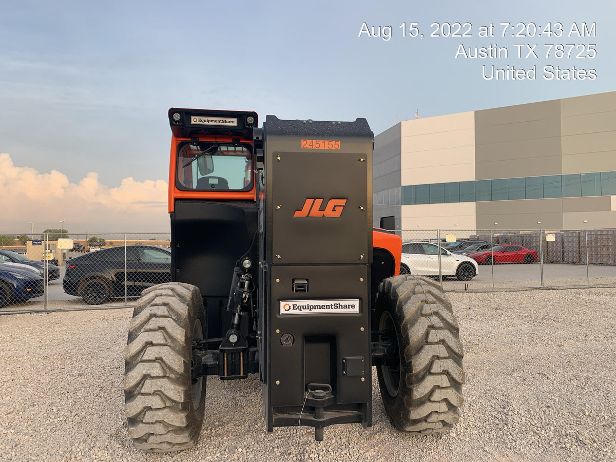 2022 JLG 1075