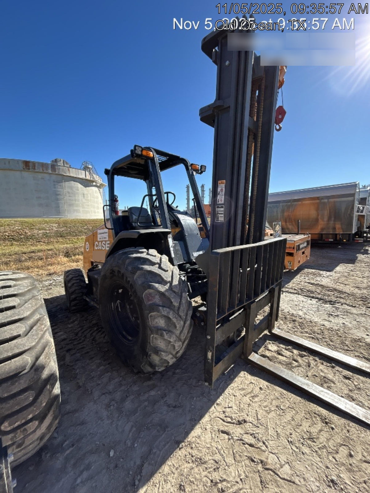 2023 CASE 588H
