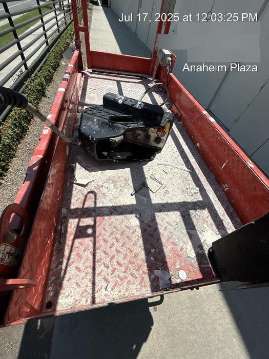 2020 Skyjack SJIII-3219 Solid NM Tires, Half height spring hinged entry gate, Dual Beacons, 800W Inverter