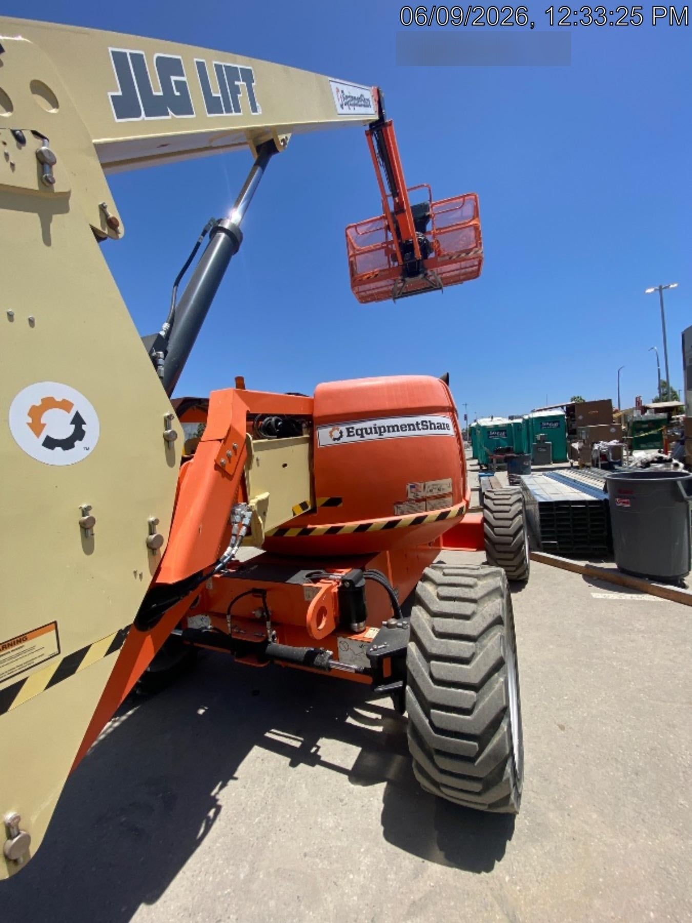 2021 JLG 600AJ