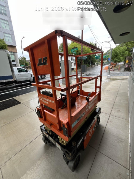2022 JLG ES1330L