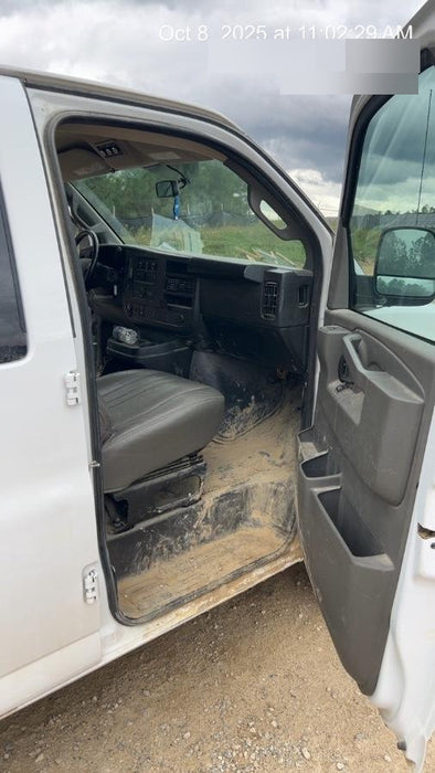 2023 CHEVROLET Express Van - Rental