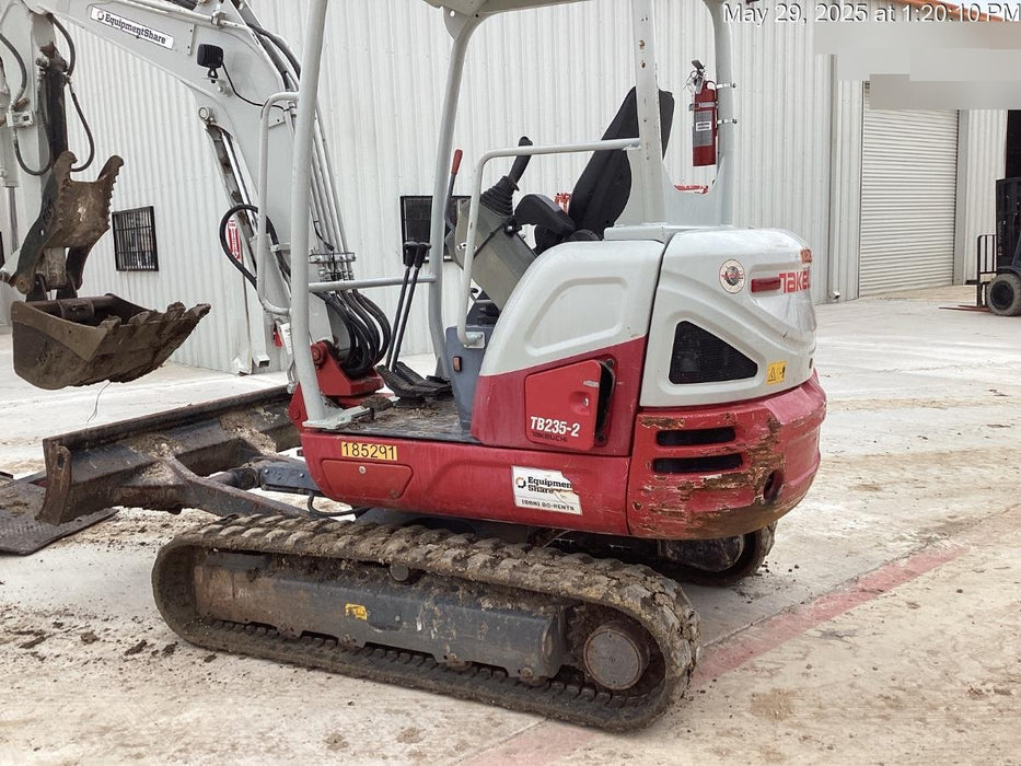 2021 TAKEUCHI TB235-2R